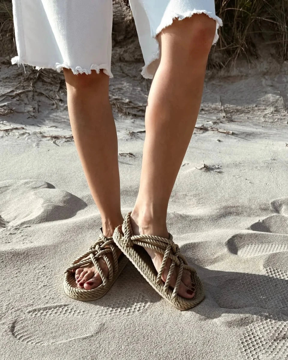 Sandales en corde pour la plage : bien choisir les semelles pour le sable et l’eau - Nomadic State Of Mind